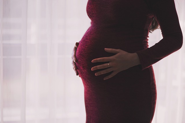 Příčiny úzkostných záchvatů během těhotenství a jejich dopad na matku a plod